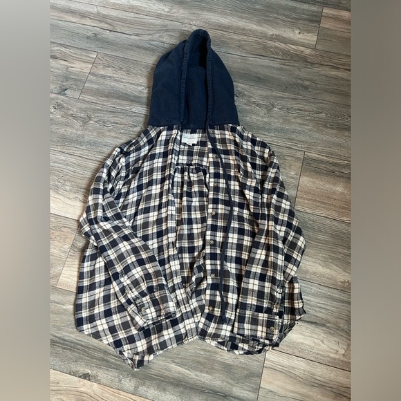 American Eagle Outfitters Tops - Relaxed American eagle flannel
